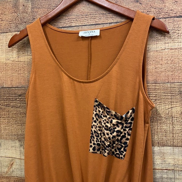 Zenana Leopard Pocket Tank in Sienna - Picture 2 of 4